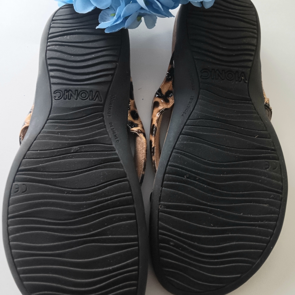 Vionic Leopard Sandals with Black Accent - Picture 5 of 8